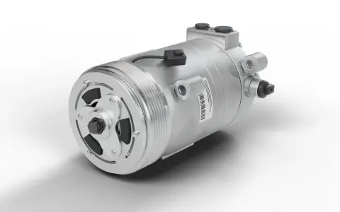 Compresor de aire acondicionado de coche con la polea y el embrague electromagnético en primer plano